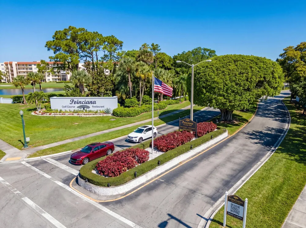 6698 10th Ave N, Greenacres, FL 33467