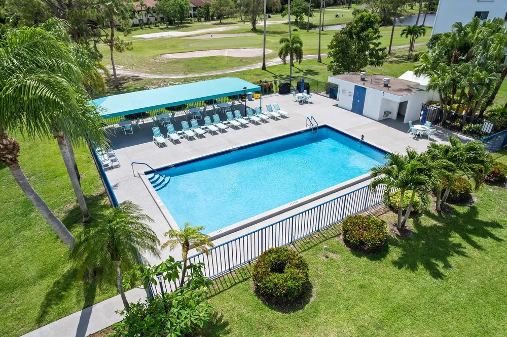 6698 10th Ave N, Greenacres, FL 33467