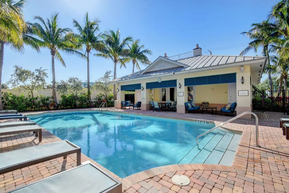 250 NE 3rd Ave, Delray Beach, FL 33444