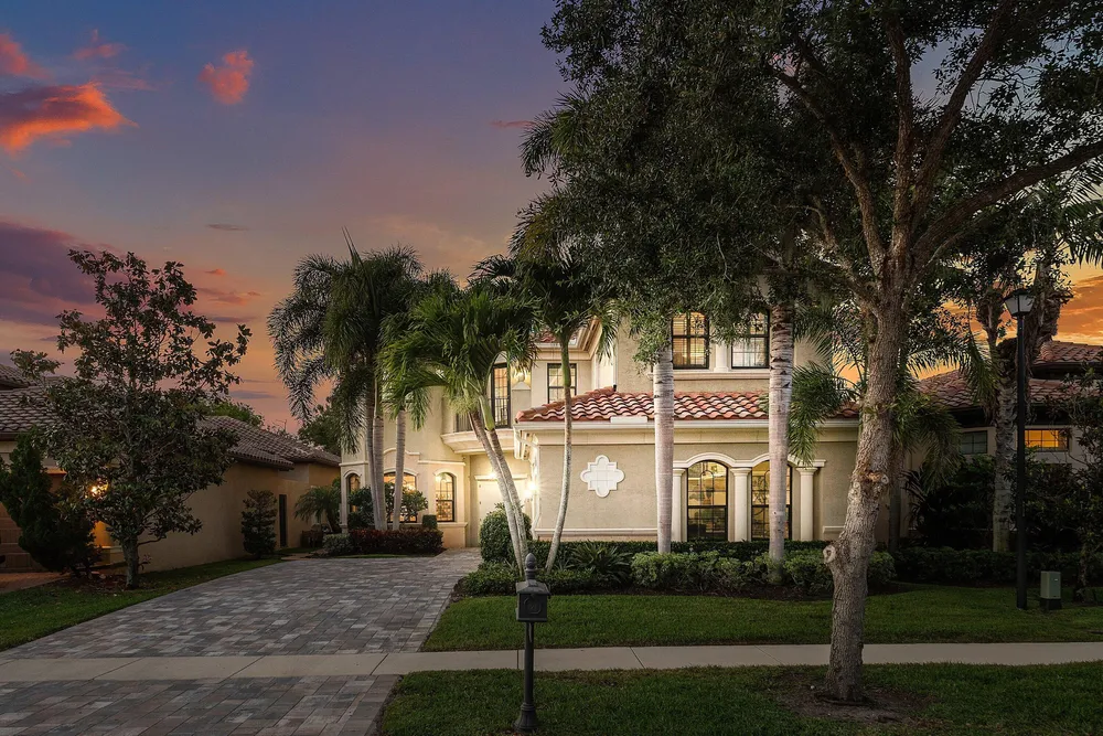 8748 Lewis River Rd, Delray Beach, FL 33446