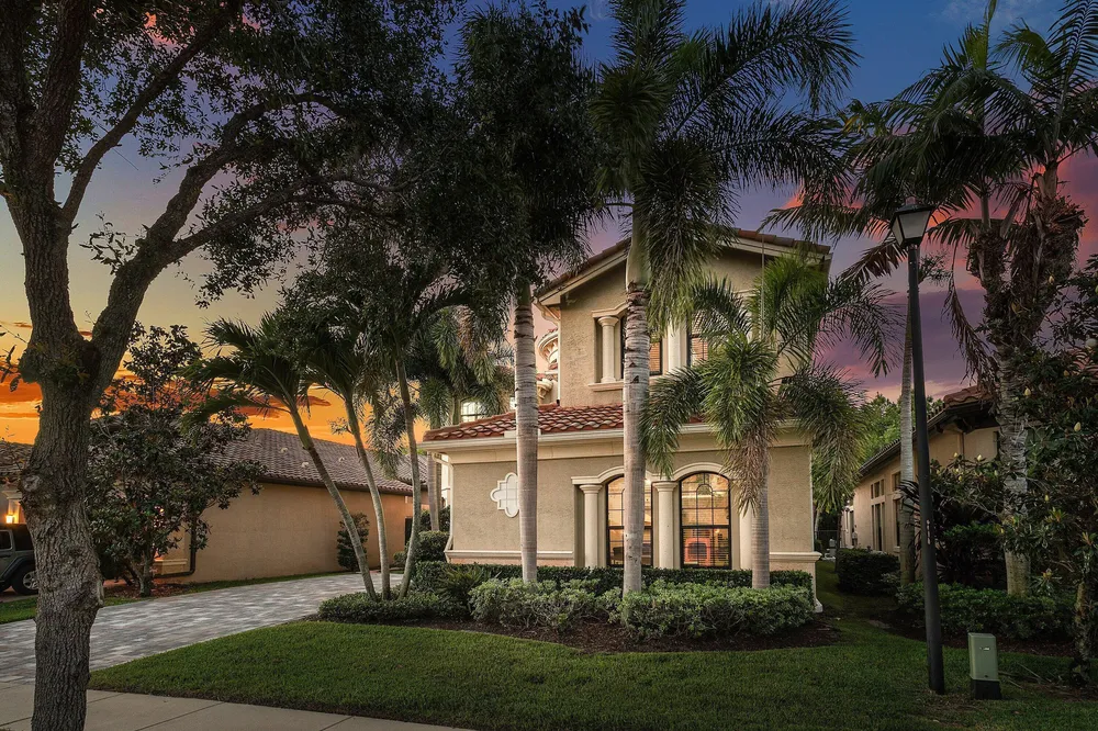 8748 Lewis River Rd, Delray Beach, FL 33446