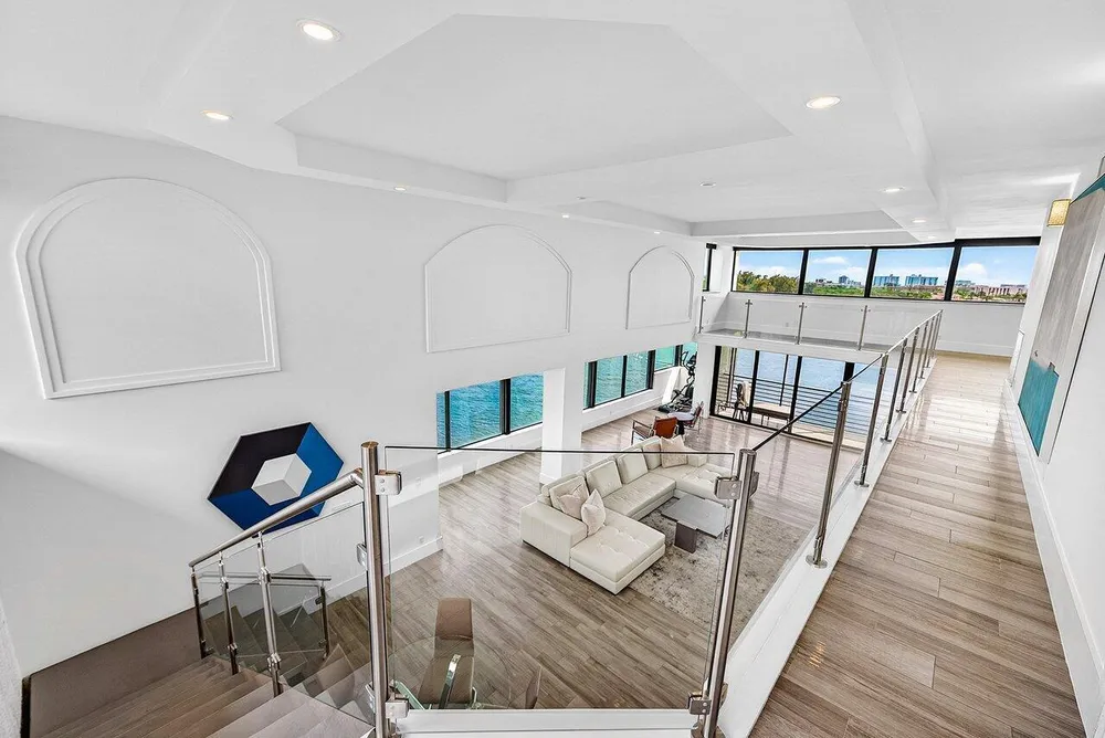 900 NE Spanish River Blvd, Boca Raton, FL 33431