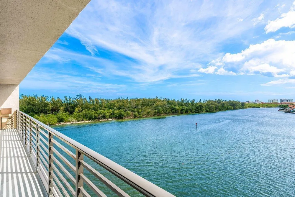 900 NE Spanish River Blvd, Boca Raton, FL 33431