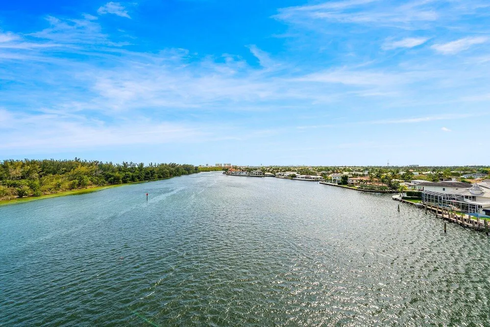 900 NE Spanish River Blvd, Boca Raton, FL 33431