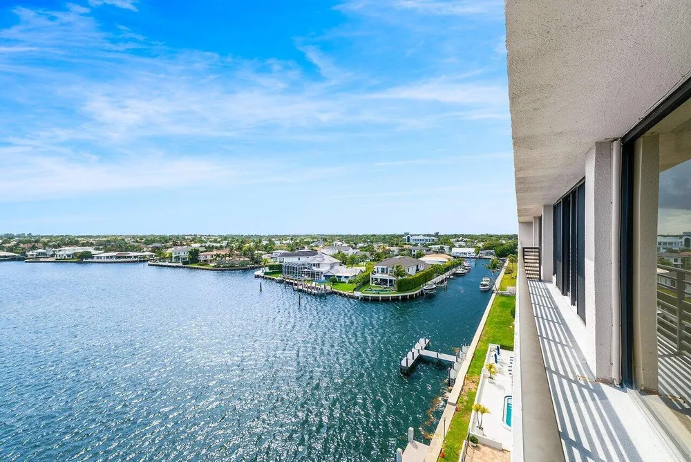 900 NE Spanish River Blvd, Boca Raton, FL 33431