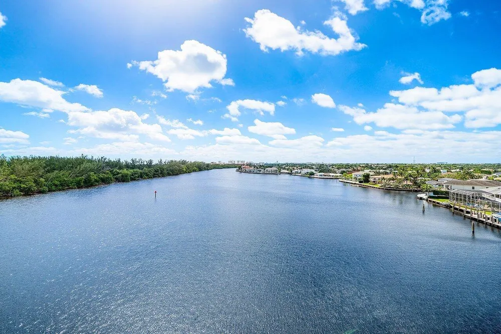 900 NE Spanish River Blvd, Boca Raton, FL 33431