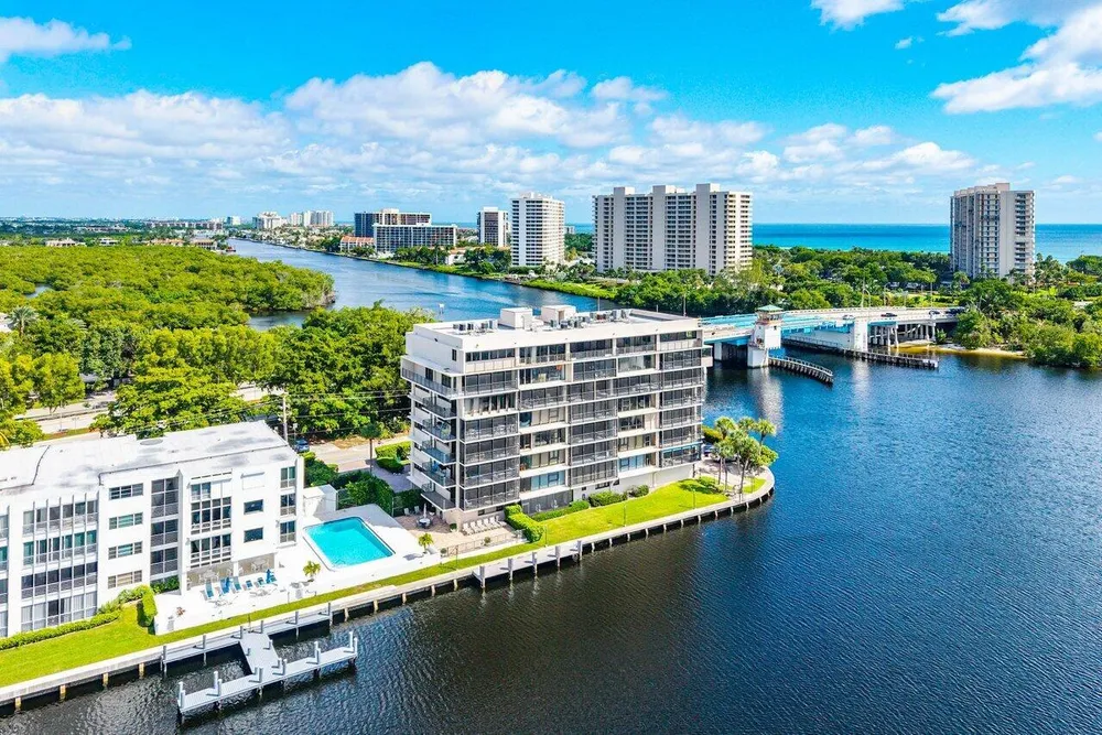 900 NE Spanish River Blvd, Boca Raton, FL 33431