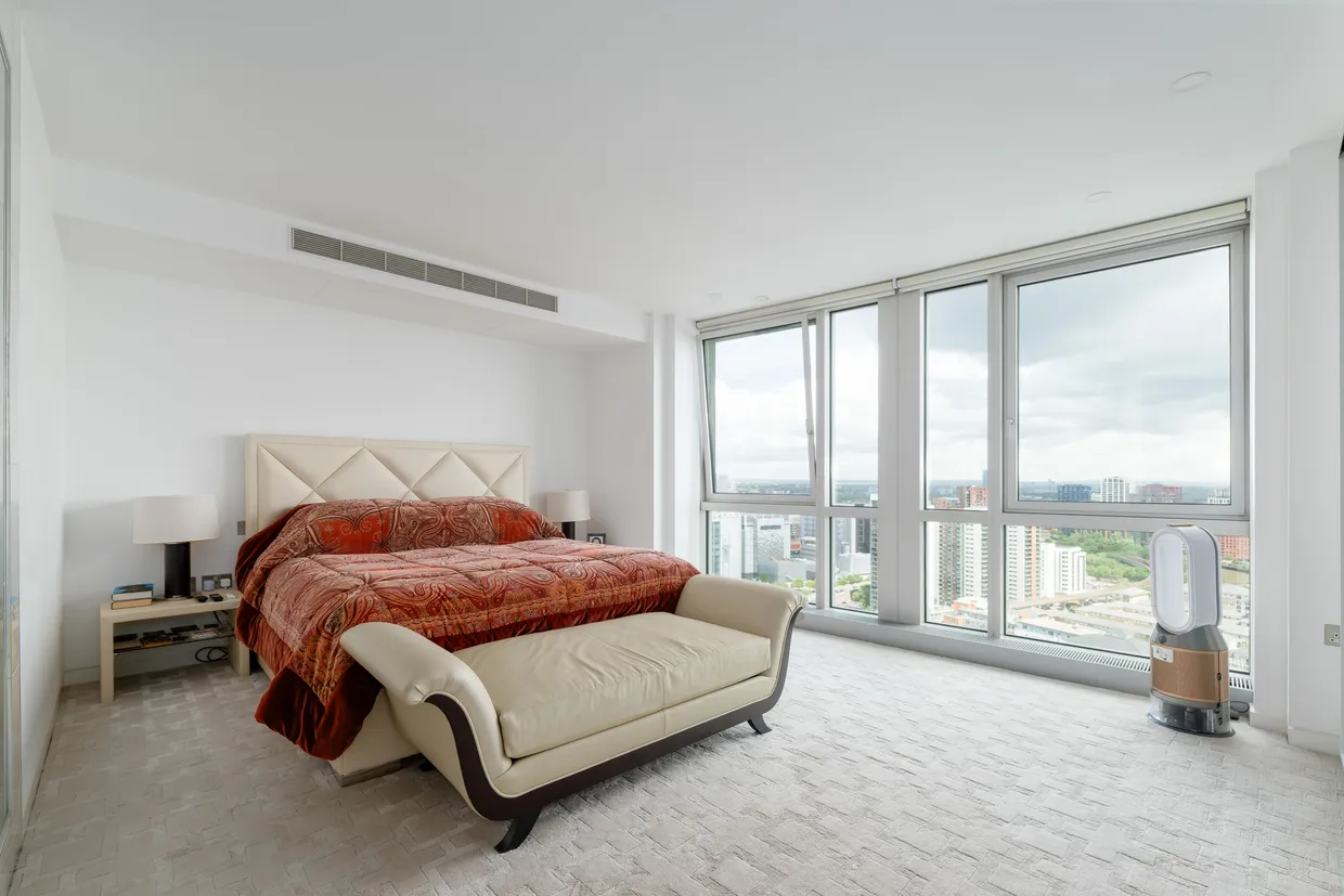 Fairmont Avenue, London, E14 photo 22