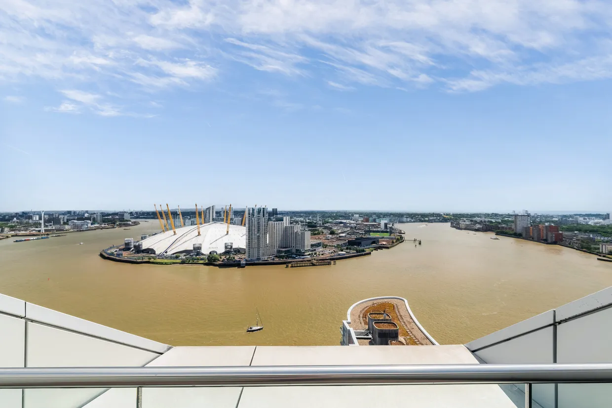 Fairmont Avenue, London, E14 photo 42