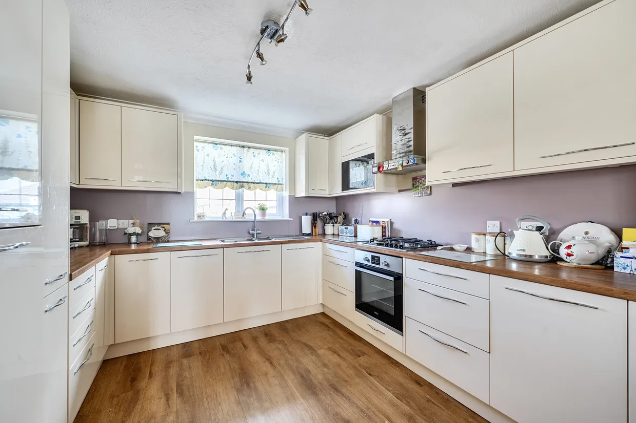 Brighton Road, Lancing, BN15 photo 6