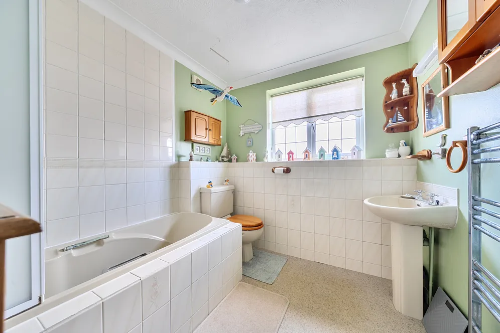 Brighton Road, Lancing, BN15 photo 9