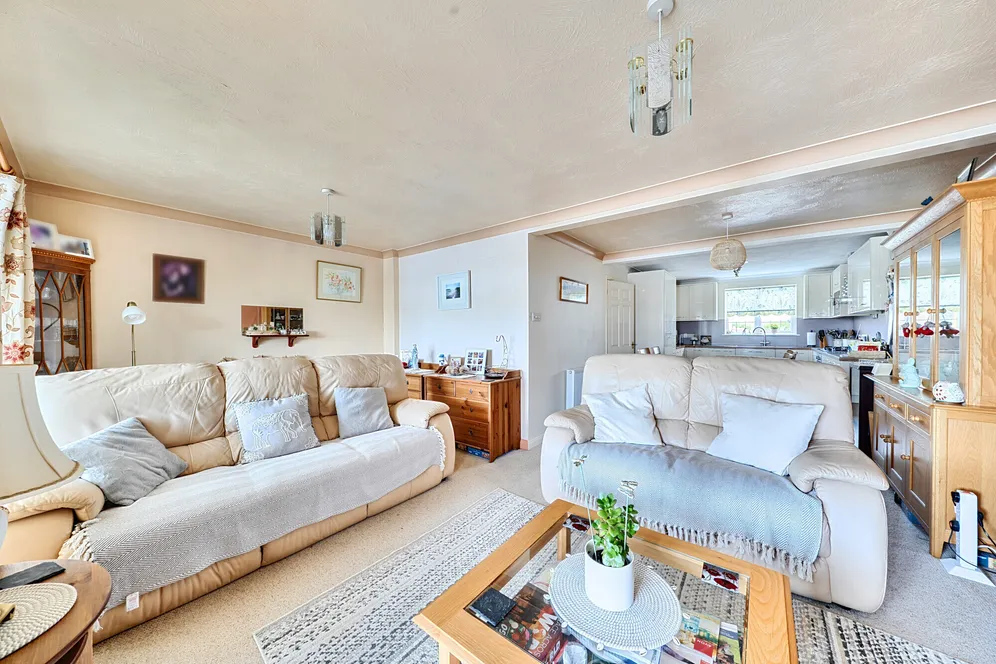 Brighton Road, Lancing, BN15 photo 12