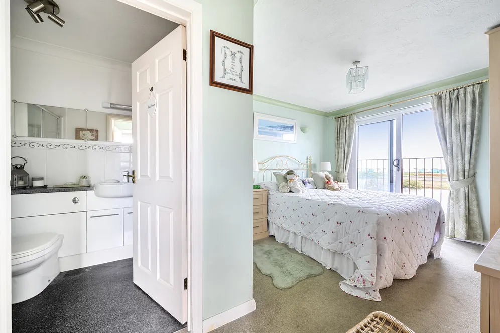Brighton Road, Lancing, BN15 photo 14
