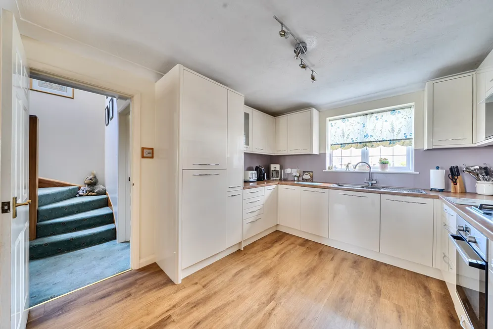 Brighton Road, Lancing, BN15 photo 16