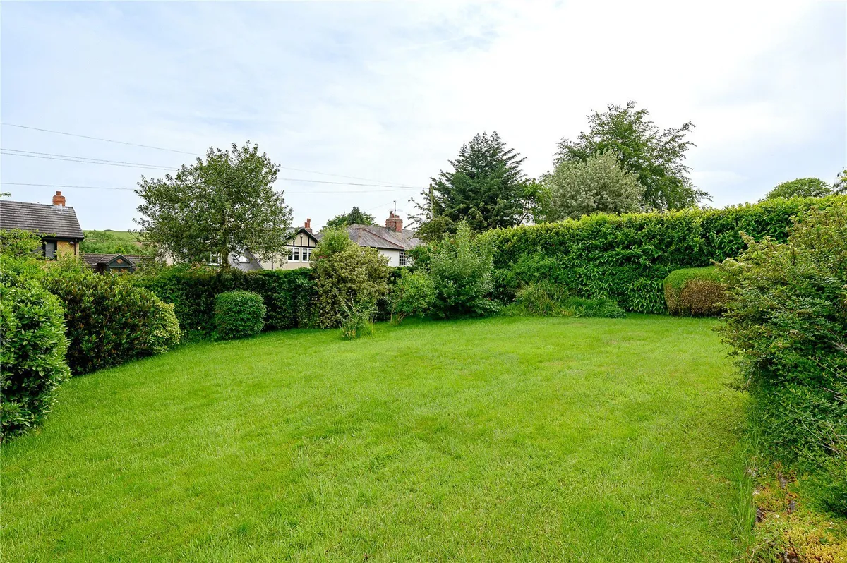 Castle Grove, Bardsey, LS17