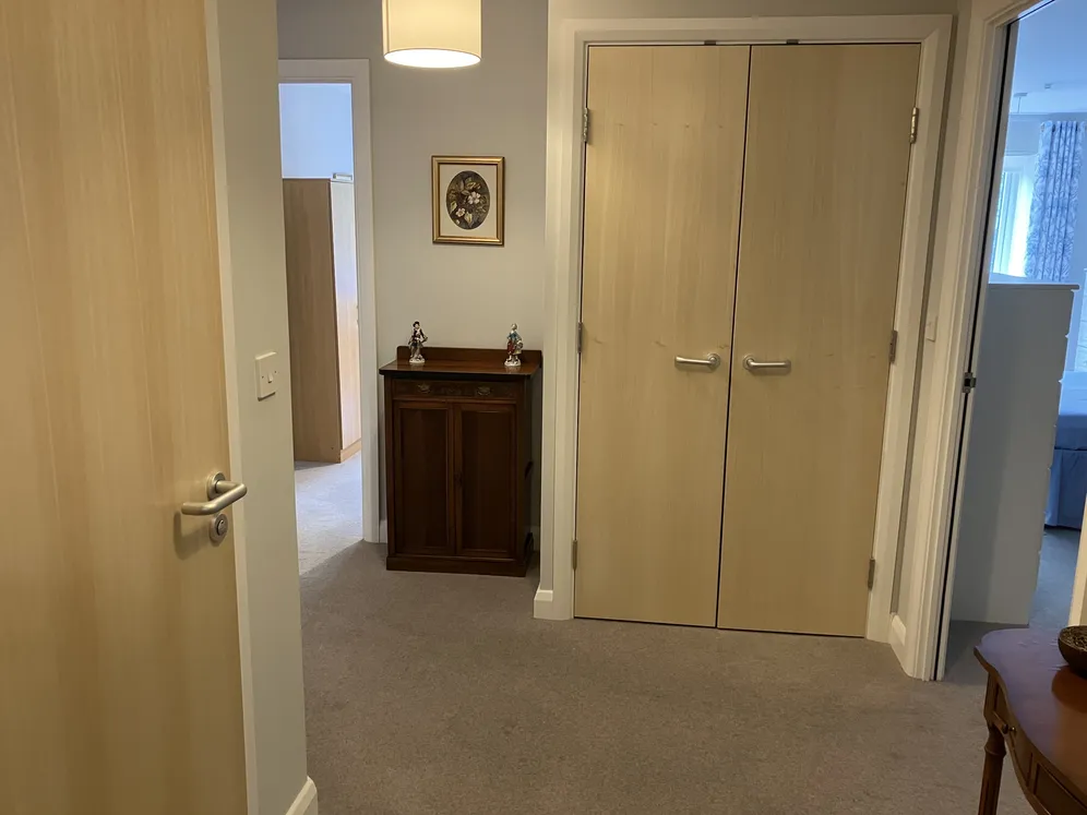Old Schools Lane, Epsom, KT17 photo 18