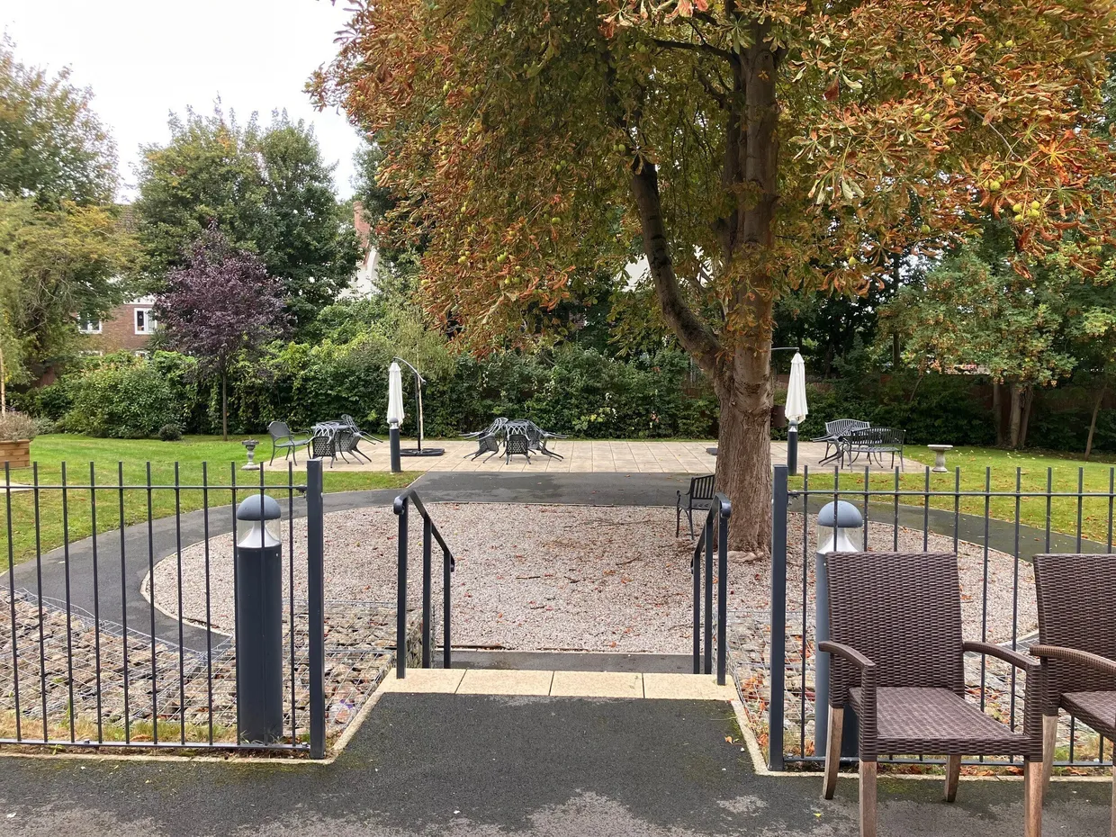 Old Schools Lane, Epsom, KT17 photo 20