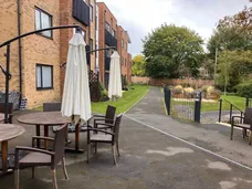 Old Schools Lane, Epsom, KT17 photo 26