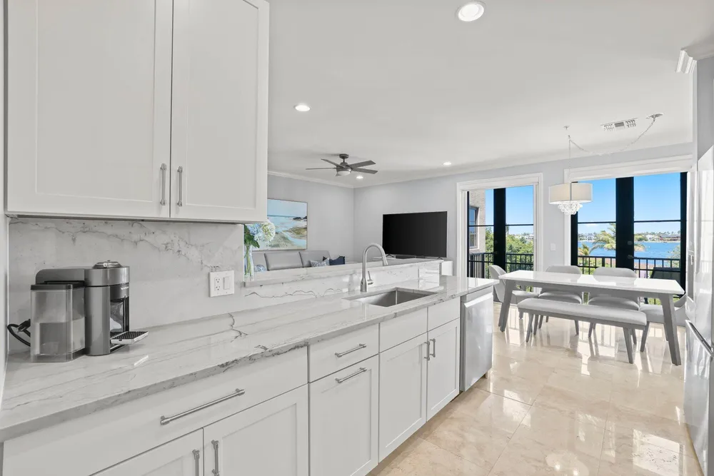 920 Via Villagio, Hypoluxo, FL 33462