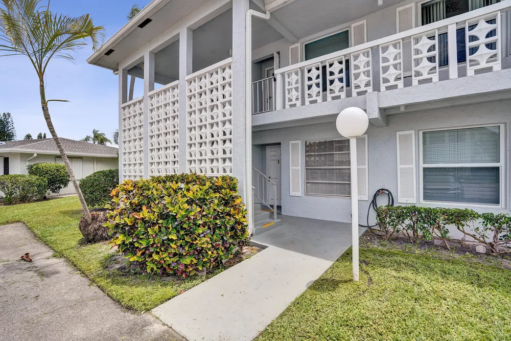 2820 SW 13th St, Delray Beach, FL 33445
