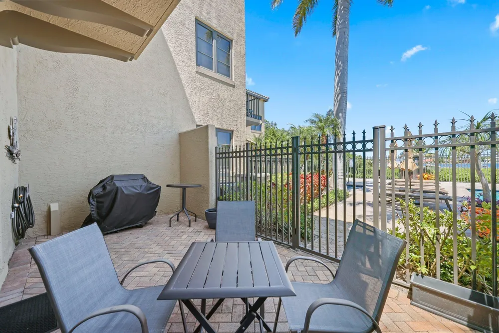 920 Via Villagio, Hypoluxo, FL 33462