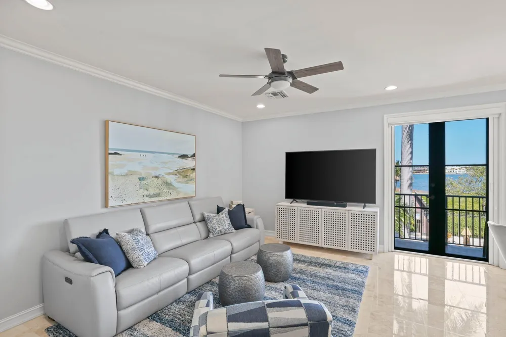 920 Via Villagio, Hypoluxo, FL 33462