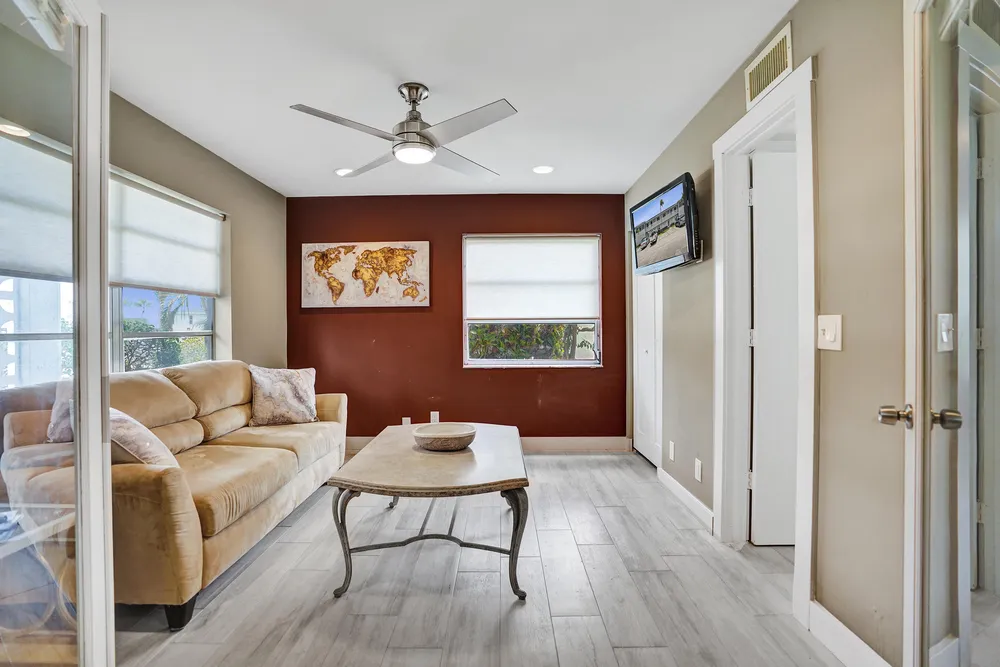 2820 SW 13th St, Delray Beach, FL 33445