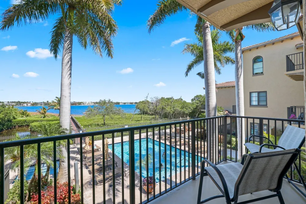 920 Via Villagio, Hypoluxo, FL 33462
