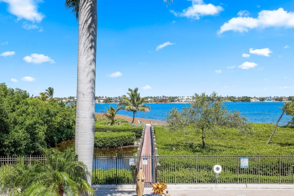 920 Via Villagio, Hypoluxo, FL 33462