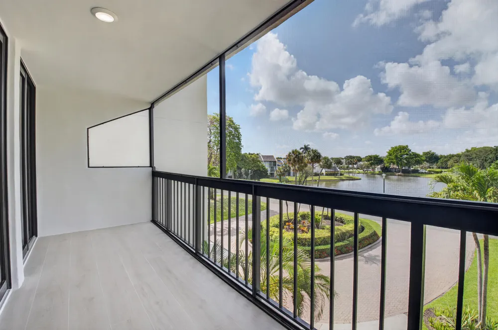 1732 Bridgewood Dr, Boca Raton, FL 33434