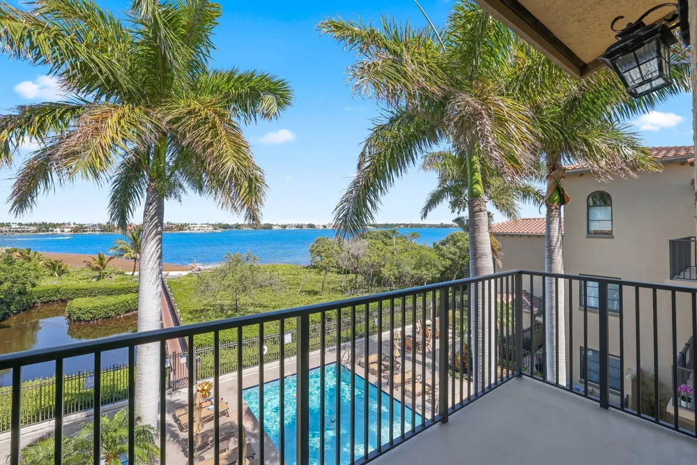 920 Via Villagio, Hypoluxo, FL 33462