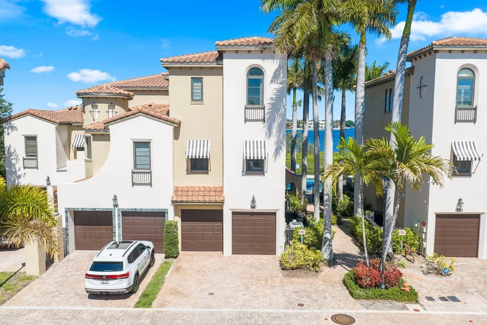 920 Via Villagio, Hypoluxo, FL 33462
