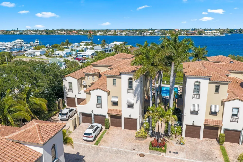 920 Via Villagio, Hypoluxo, FL 33462