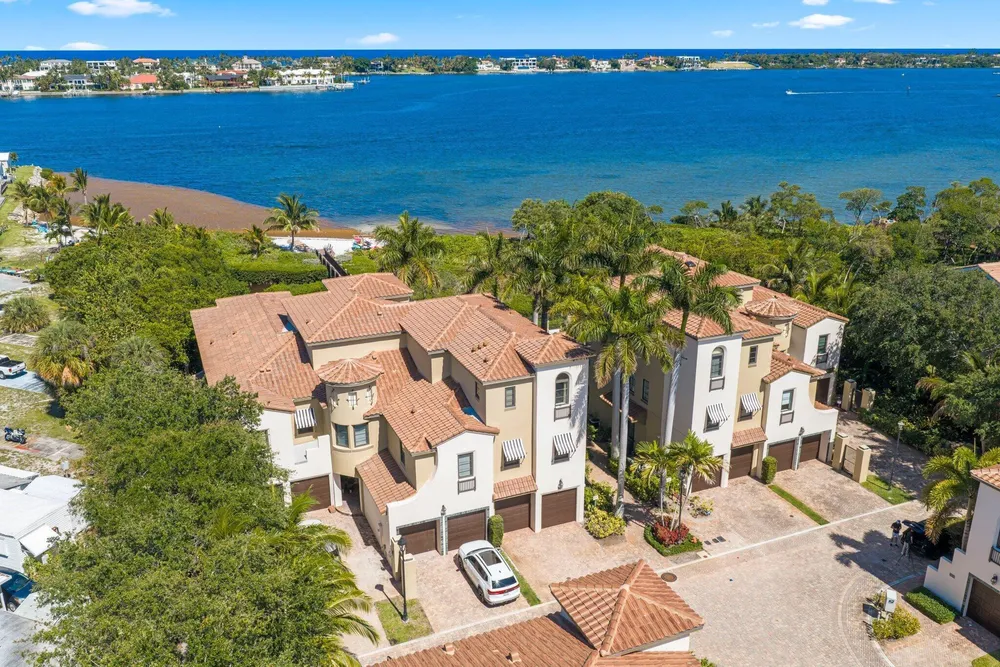 920 Via Villagio, Hypoluxo, FL 33462