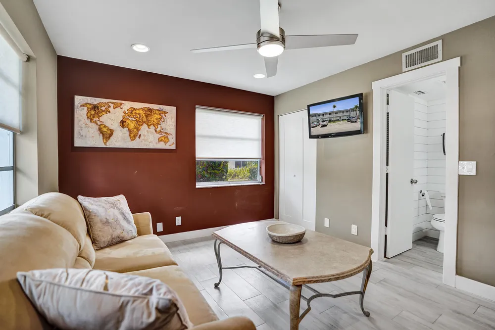 2820 SW 13th St, Delray Beach, FL 33445