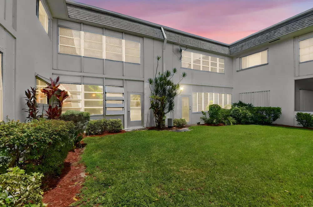 3240 Lake Osborne Dr, Lake Worth Beach, FL 33461