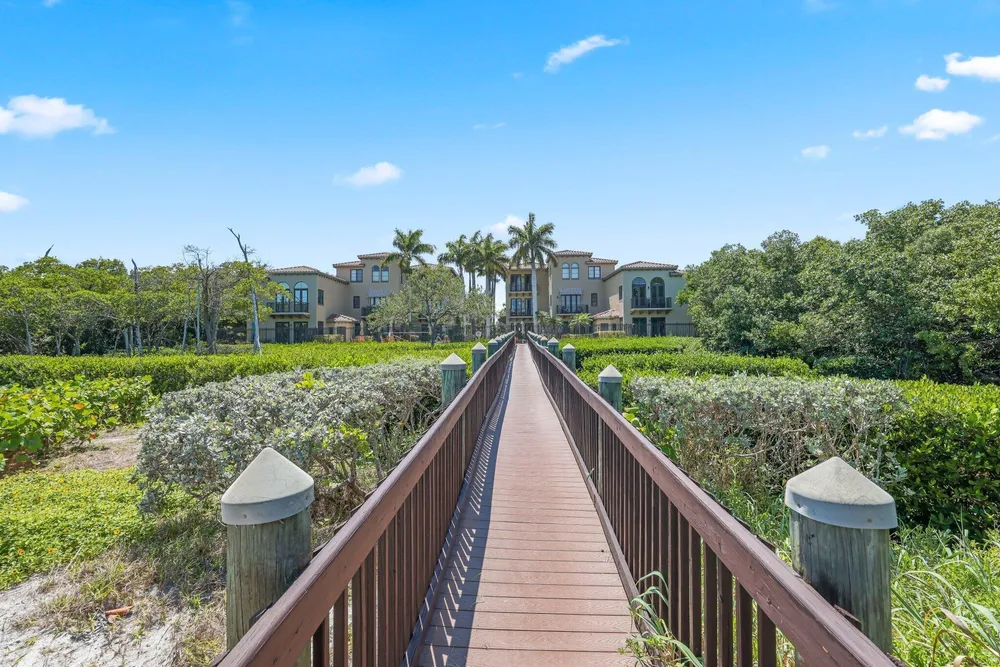 920 Via Villagio, Hypoluxo, FL 33462