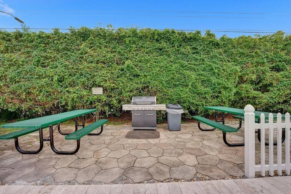 2820 SW 13th St, Delray Beach, FL 33445