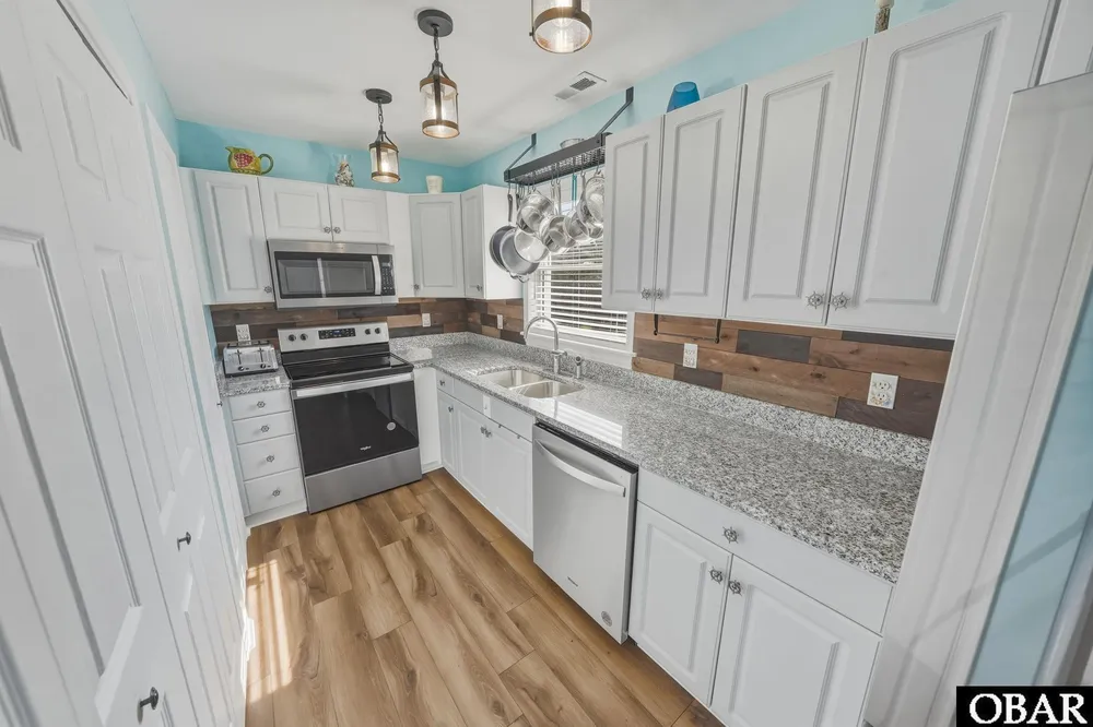 422 Harbour View Dr, Kill Devil Hills, NC 27948