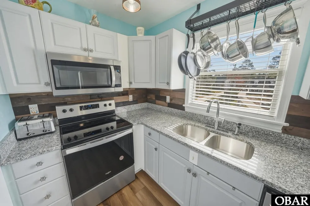 422 Harbour View Dr, Kill Devil Hills, NC 27948