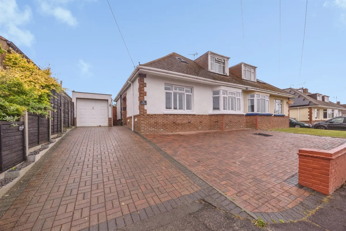 Lone Valley, Waterlooville