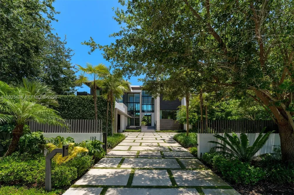 132 Paloma Dr, Coral Gables, FL 33143