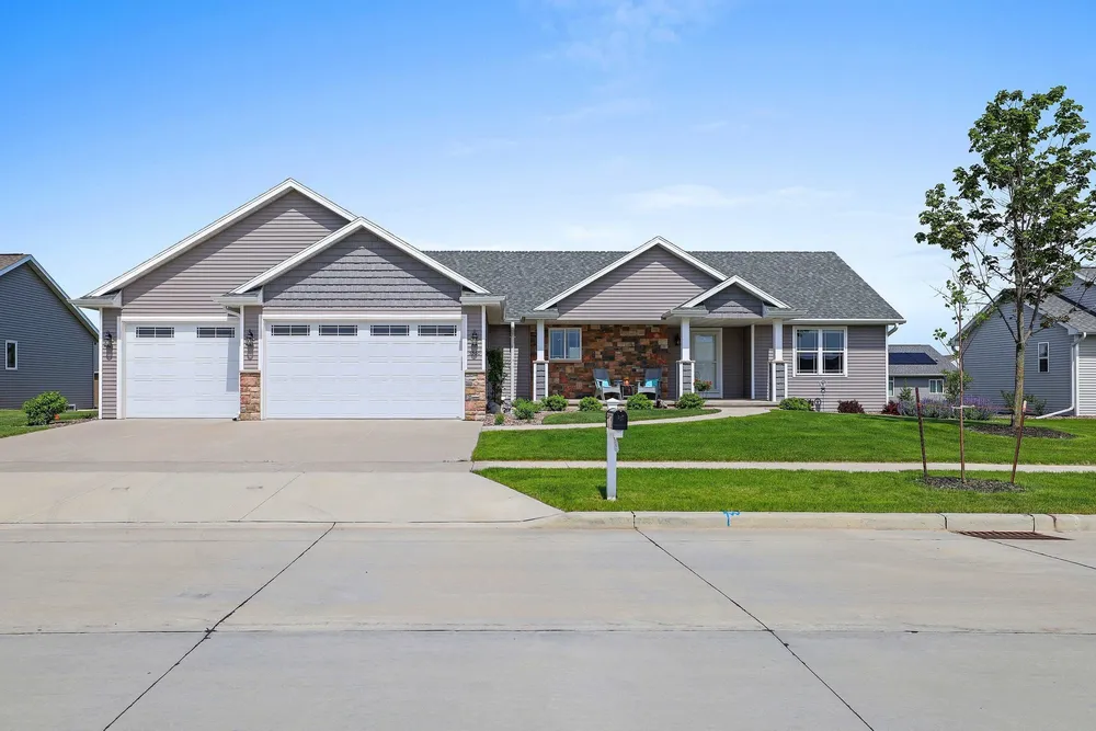 5560 N Providence Ave, Appleton, WI 54913