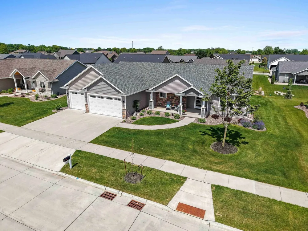 5560 N Providence Ave, Appleton, WI 54913