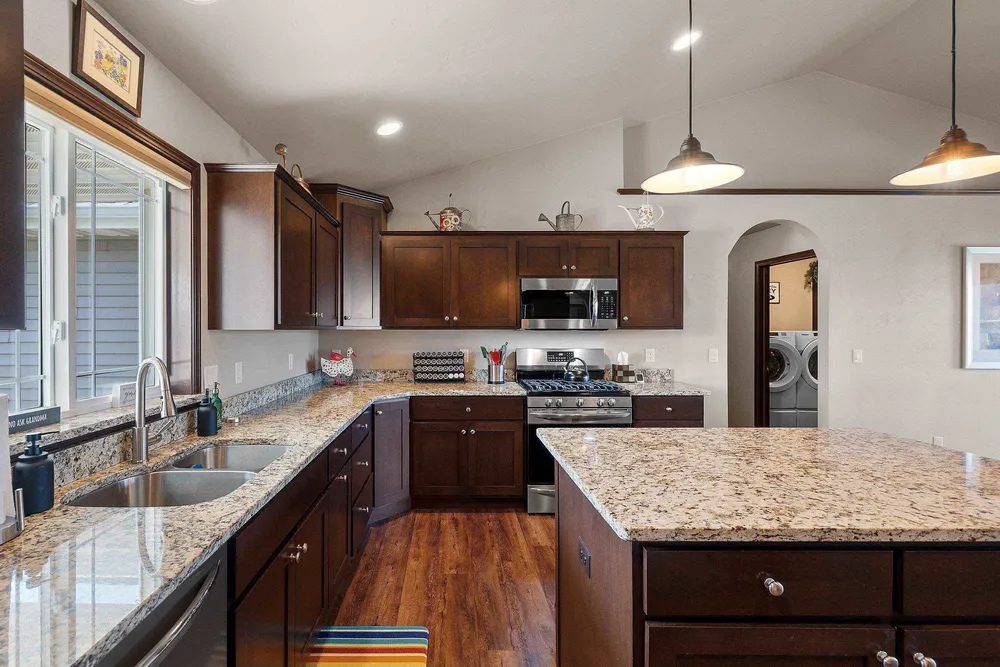 5560 N Providence Ave, Appleton, WI 54913