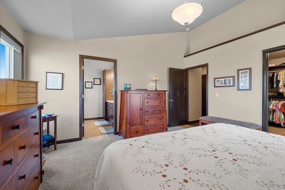 5560 N Providence Ave, Appleton, WI 54913