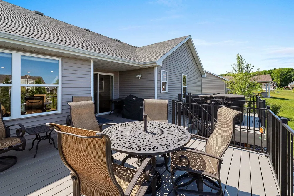 5560 N Providence Ave, Appleton, WI 54913