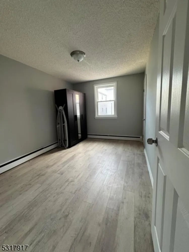 416 S 5th St, Elizabeth, NJ 07206