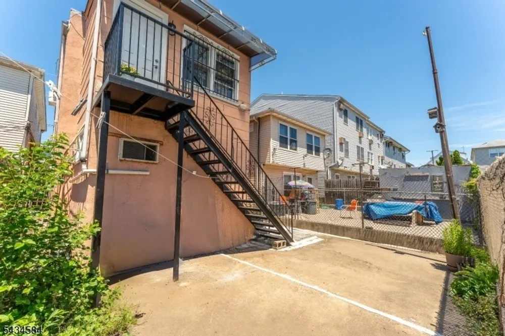 416 S 5th St, Elizabeth, NJ 07206