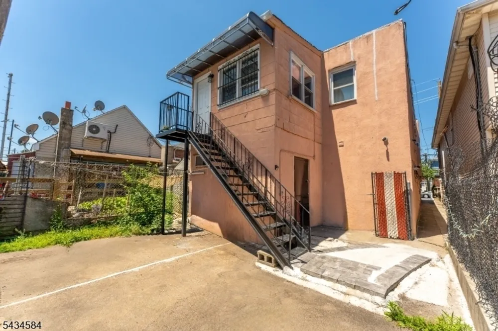 416 S 5th St, Elizabeth, NJ 07206